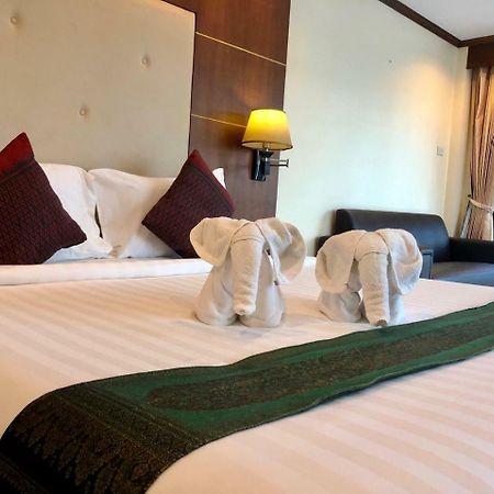 Ban Tyrol Hotel Patong Kültér fotó