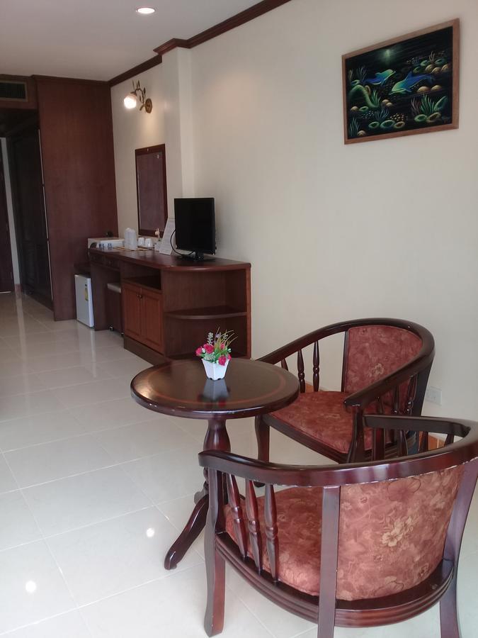 Ban Tyrol Hotel Patong Kültér fotó