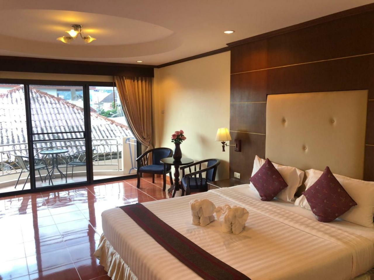 Ban Tyrol Hotel Patong Kültér fotó